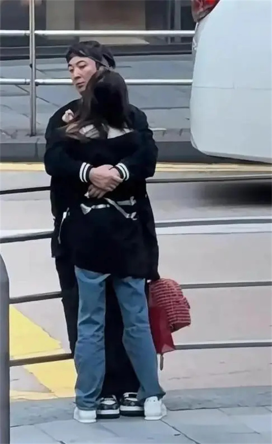 王思聪女友大量私照曝光，身材火辣网红脸，网友：谁看谁不迷糊-吃瓜网