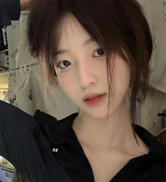 韩国清纯甜妹与前男友私密视频流出 激情骑乘全程露脸叫声不断-吃瓜网