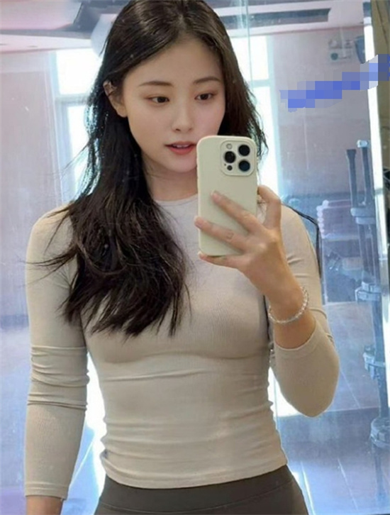 怀化女老师表面端庄背地反差 被甩后露脸约会视频被当福利流出-吃瓜网
