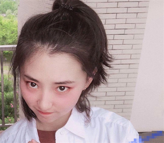 怀化女老师表面端庄背地反差 被甩后露脸约会视频被当福利流出-吃瓜网
