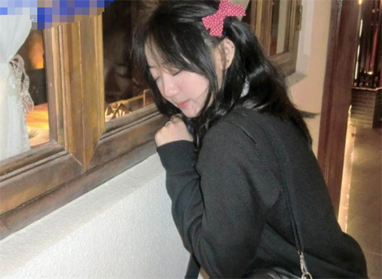 湖南岳麓某学校学生妹劈腿下海！100一晚让无数人前仆后继 穿着校服啪啪-吃瓜网
