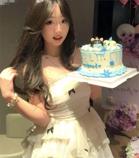 湖南岳麓某学校学生妹劈腿下海！100一晚让无数人前仆后继 穿着校服啪啪-吃瓜网